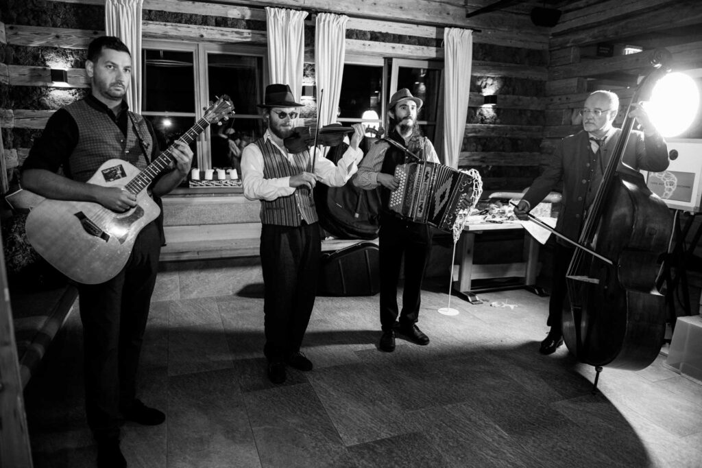 Hochzeit in der Kohlröserlhütte