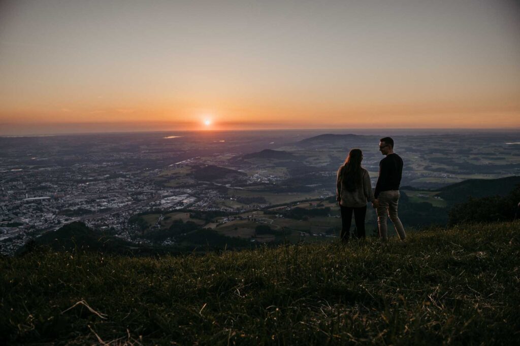 Verlobungsfotos am Berg