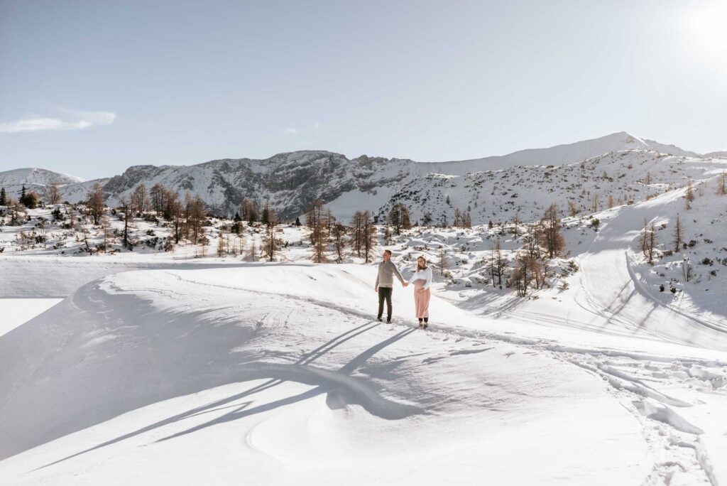 Babybauchfotos im Schnee