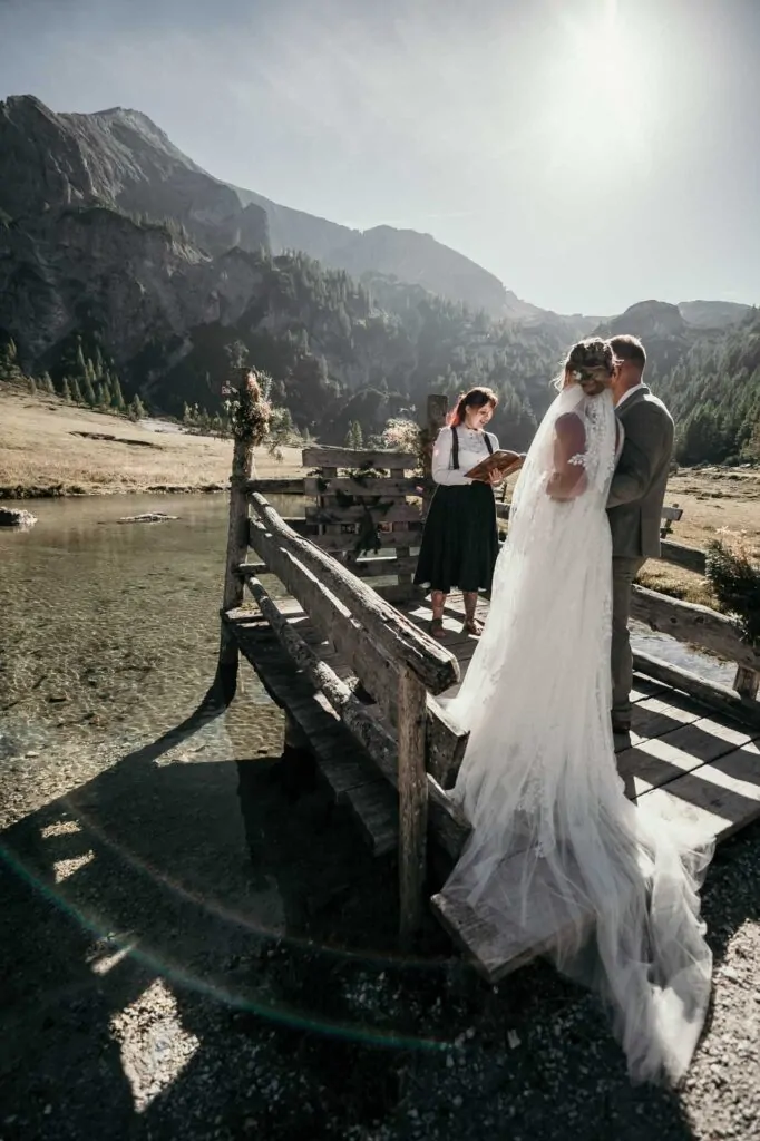 Elopement in den Bergen in Österreich