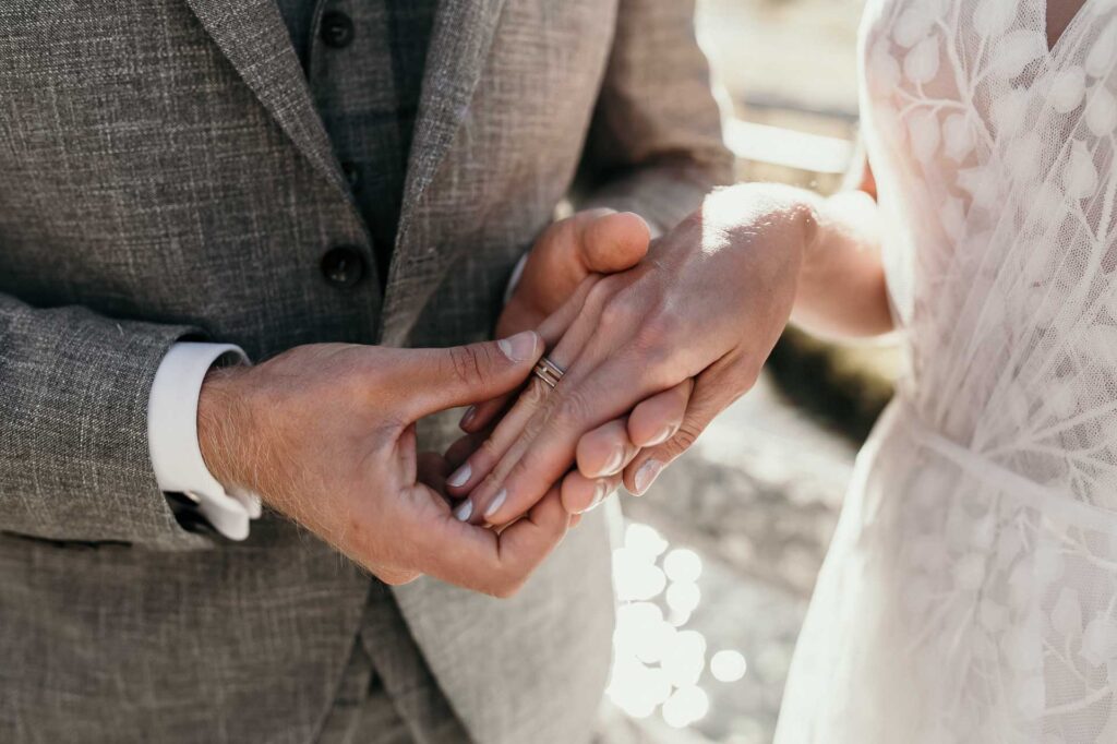 Elopement in den Bergen in Österreich