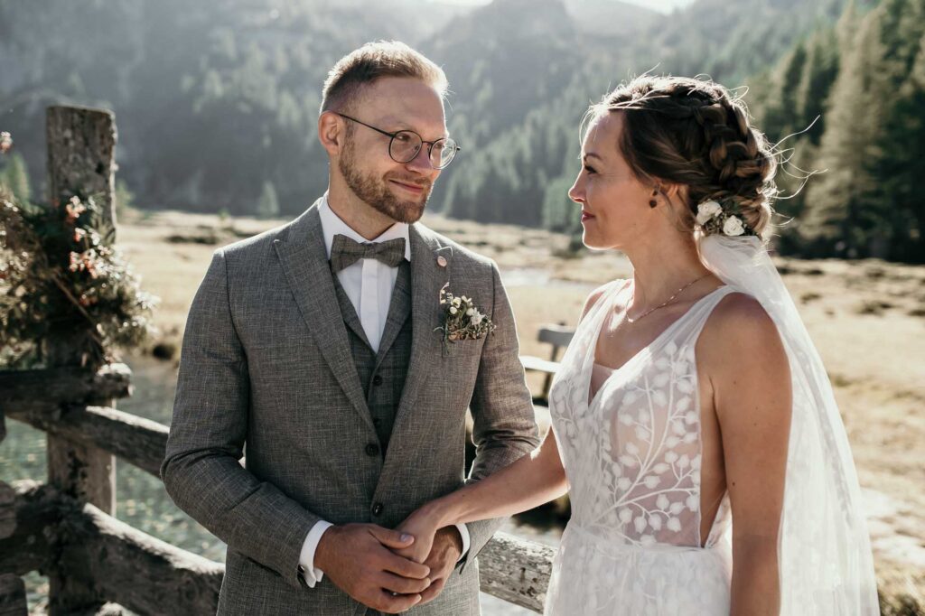 Elopement in den Bergen in Österreich