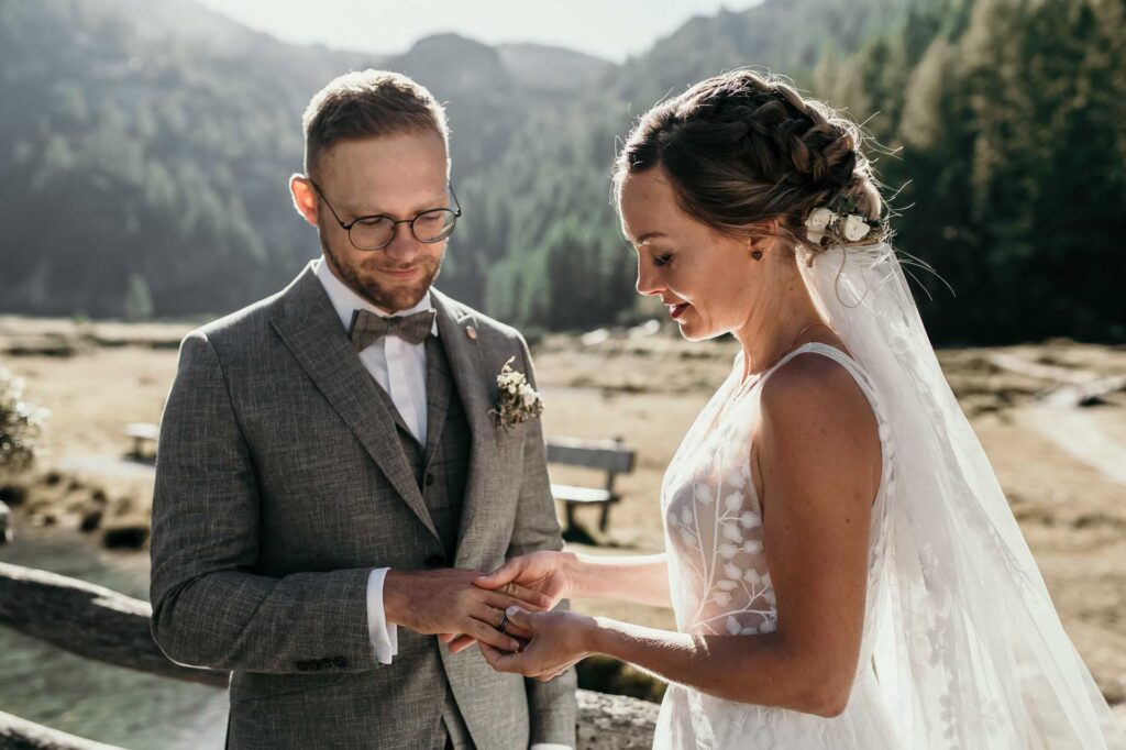 Elopement in den Bergen in Österreich