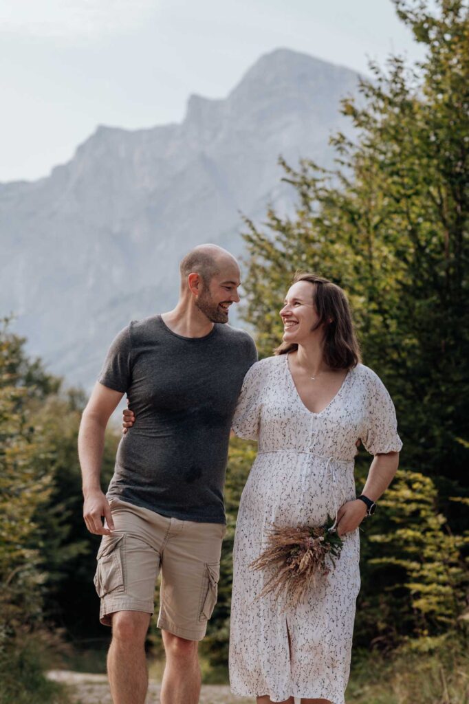 Babybauchfotos am Berg