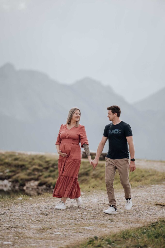 Babybauch Fotos mit Bergkulisse