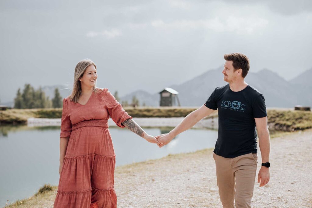 Babybauch Fotos mit Bergkulisse