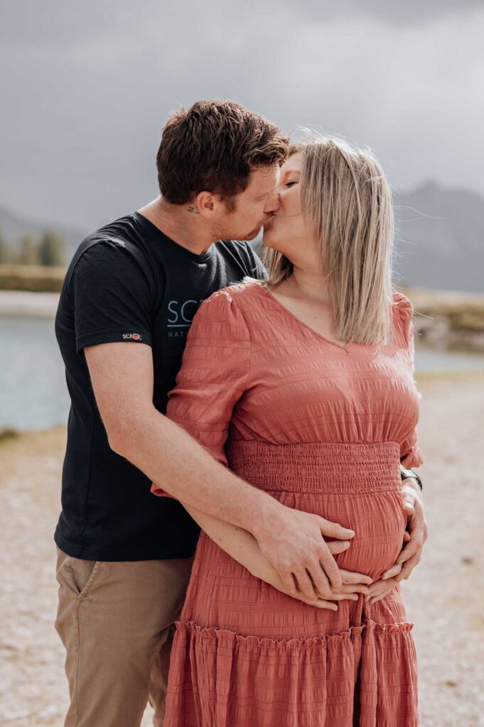 Babybauch Fotos mit Bergkulisse