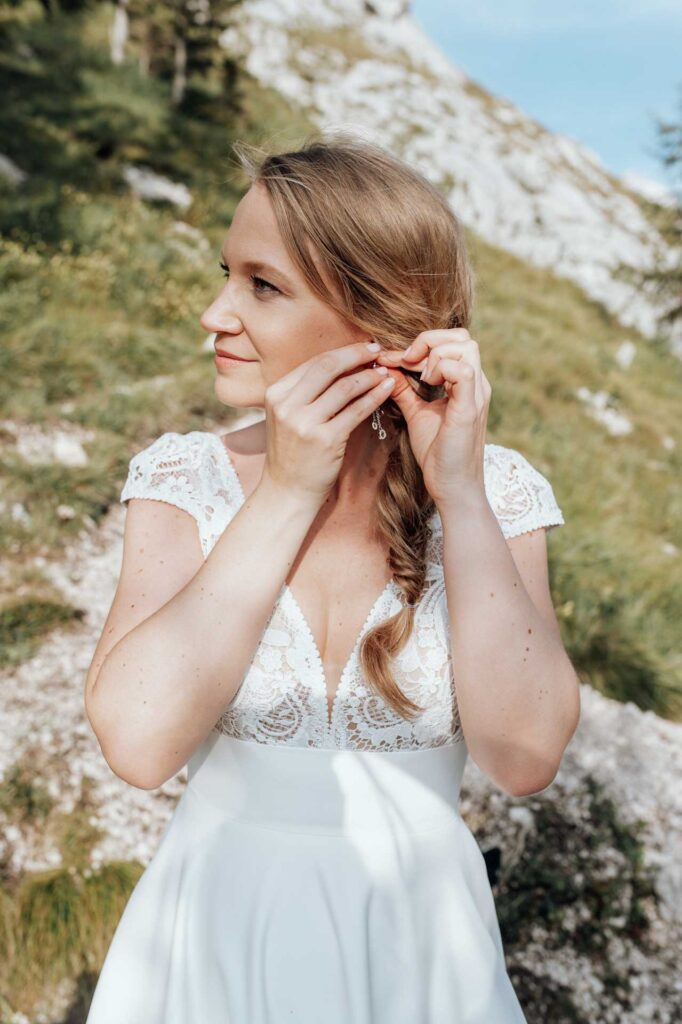 Hochzeitsfotos am Berg mit Sonnenuntergang