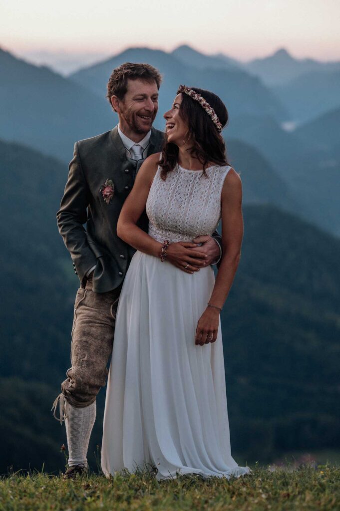 After Wedding Shootings in den Bergen mit dem Paragleiter