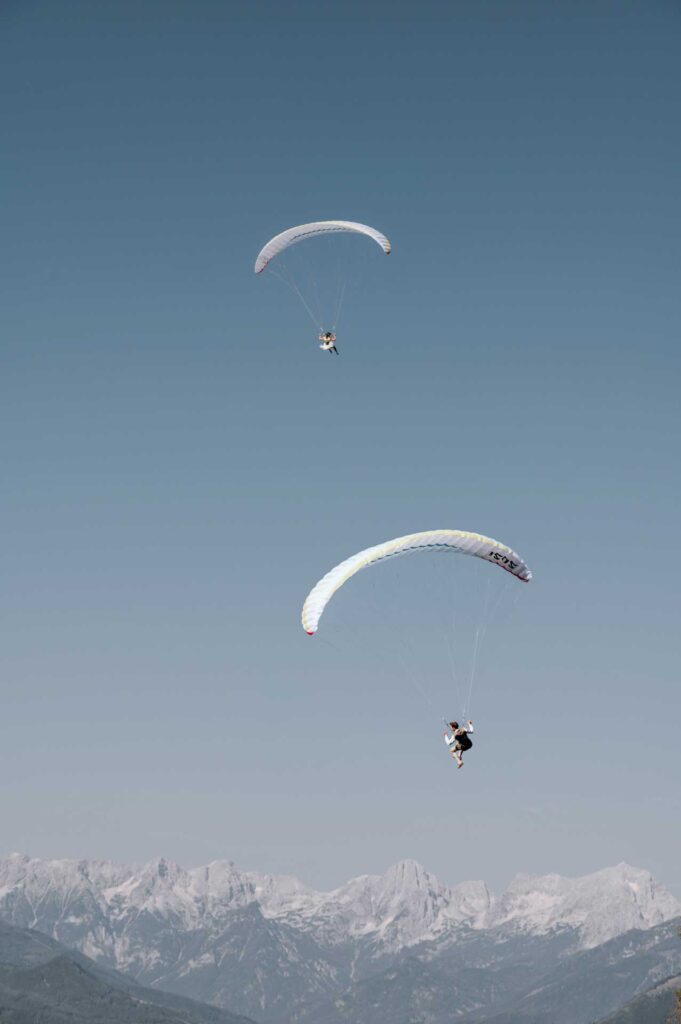 Hochzeitsfotos im Paragleiter