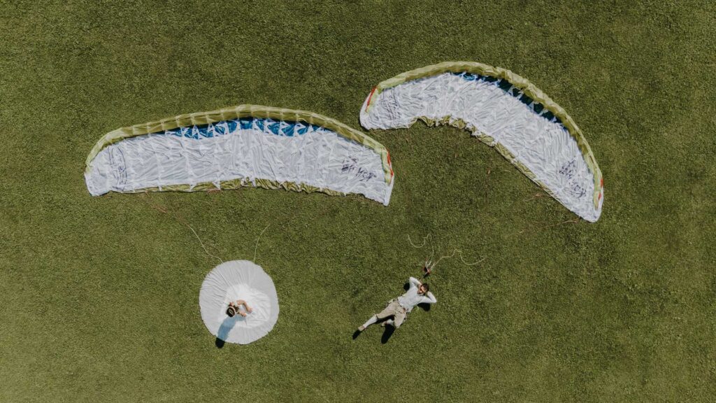 Hochzeitsfotos im Paragleiter