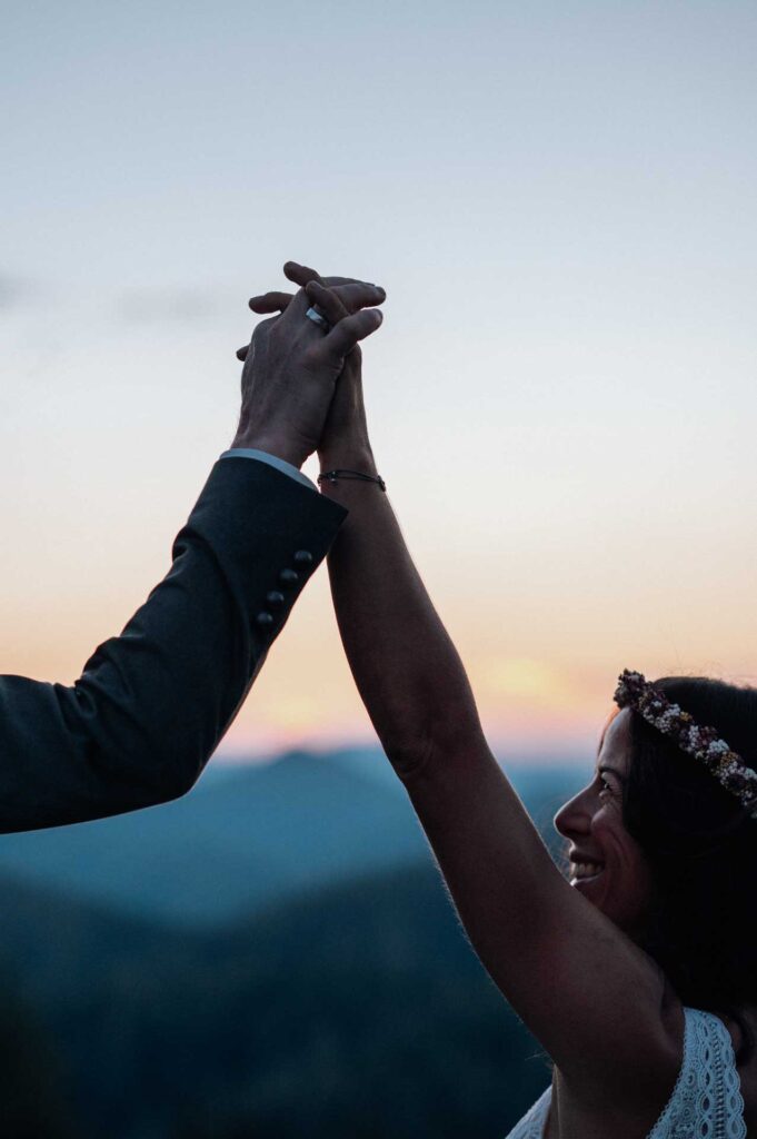 After Wedding Shootings in den Bergen mit dem Paragleiter