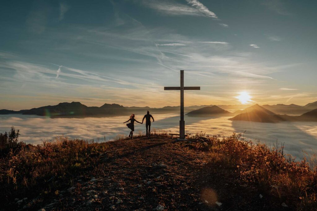 Pärchenfotos am Berg in Österreich