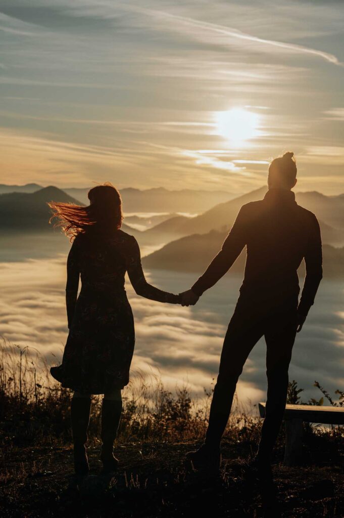 Pärchenfotos am Berg in Österreich