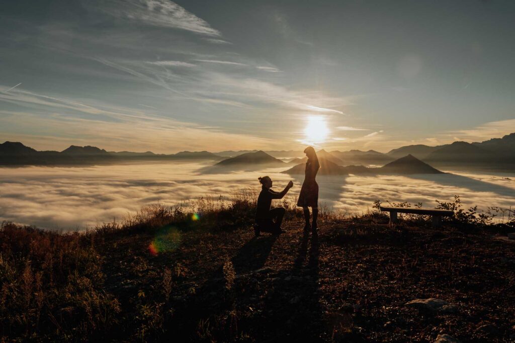 Pärchenfotos am Berg in Österreich