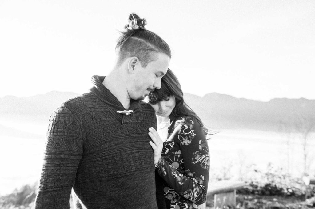 Verlobungsfotos am Berg in Österreich