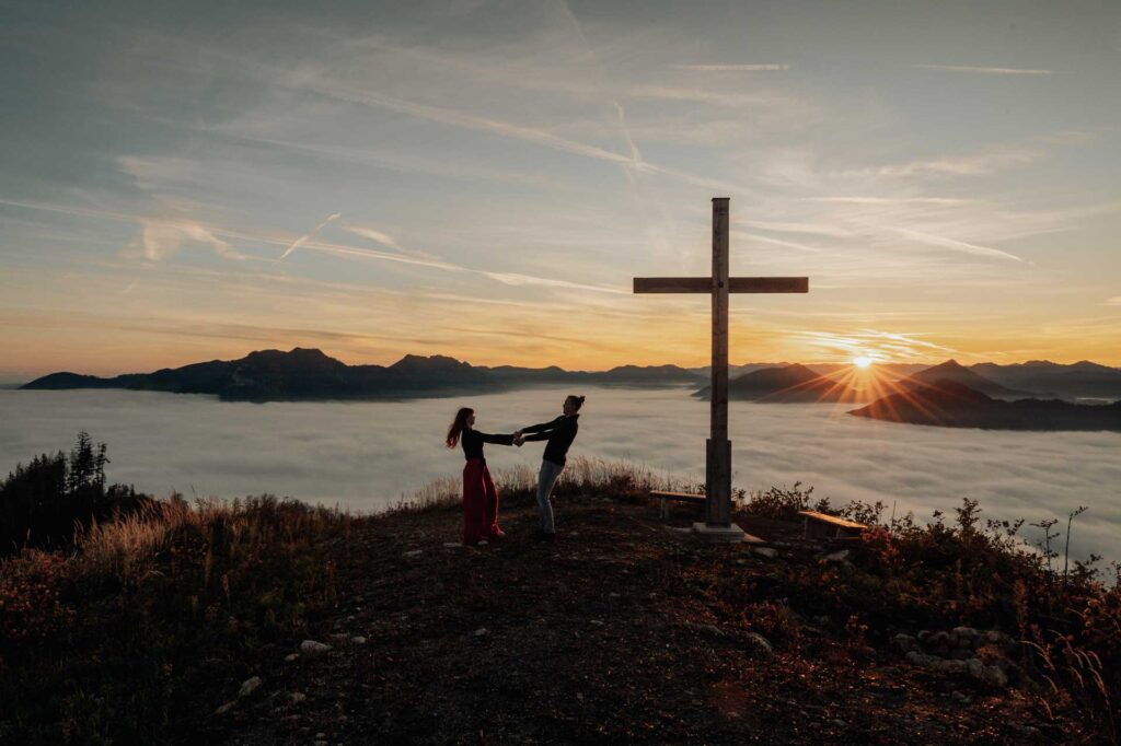 Paarfotos am Berg in Österreich