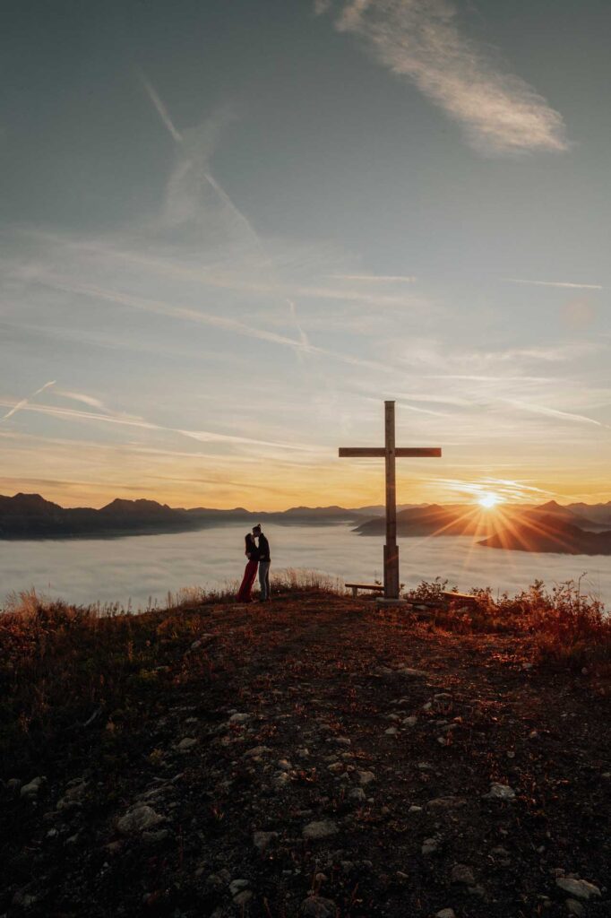 Paarfotos am Berg in Österreich