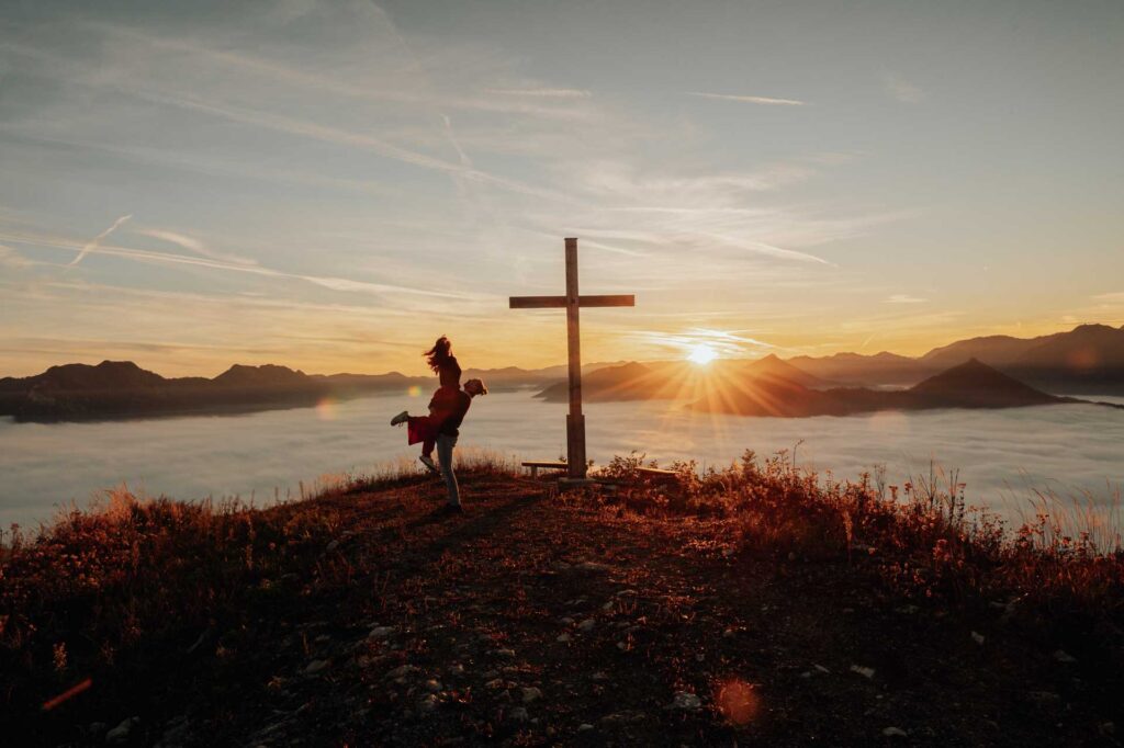 Paarfotos am Berg in Österreich